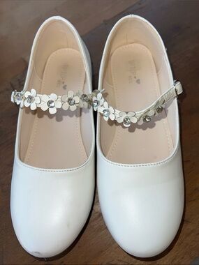 Tip Top Kids White Floral Strap Mary Jane Dress Shoes